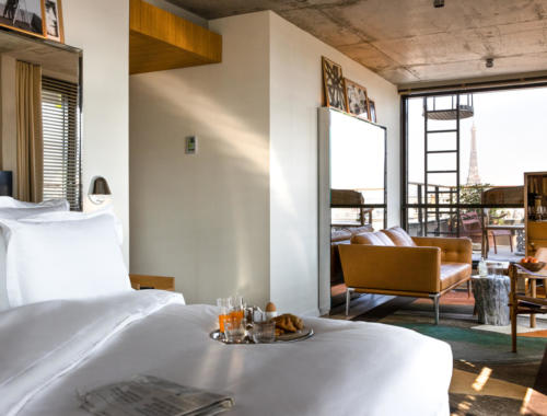 Photo VM 615-468 suit past